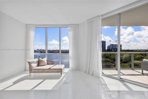 Condominio en venta en North Miami Beach, Florida, 3 dormitorios, 199.93 m2 № 1985123 - foto 15