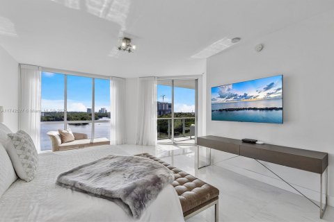 Condominio en venta en North Miami Beach, Florida, 3 dormitorios, 199.93 m2 № 1985123 - foto 14