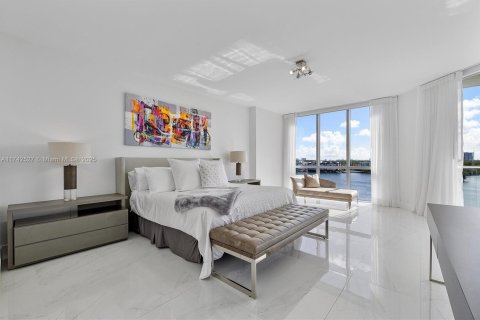 Condominio en venta en North Miami Beach, Florida, 3 dormitorios, 199.93 m2 № 1985123 - foto 13