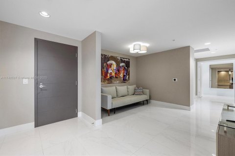 Condominio en venta en North Miami Beach, Florida, 3 dormitorios, 199.93 m2 № 1985123 - foto 11