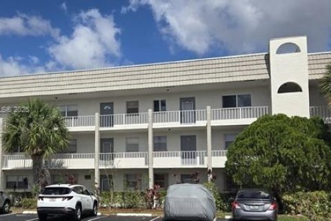 Condo in Sunrise, Florida, 1 bedroom  № 1868399 - photo 17
