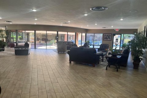 Condo in Sunrise, Florida, 1 bedroom  № 1868399 - photo 20