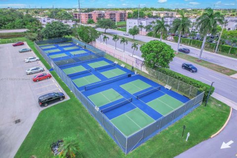 Condo in Sunrise, Florida, 1 bedroom  № 1868399 - photo 24