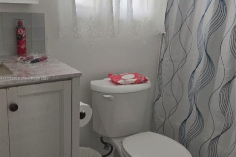 Condo in Sunrise, Florida, 1 bedroom  № 1868399 - photo 11