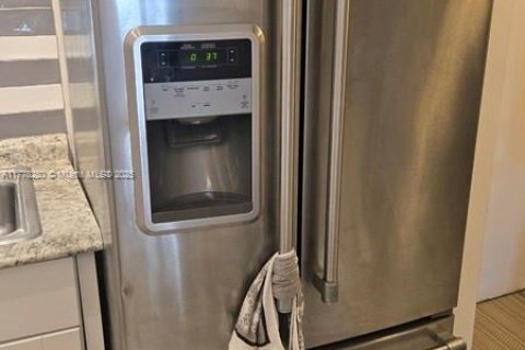 Condo in Sunrise, Florida, 1 bedroom  № 1868399 - photo 5