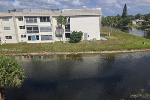 Condo in Sunrise, Florida, 1 bedroom  № 1868399 - photo 8