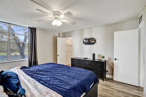 Townhouse in Davie, Florida 3 bedrooms, 124.49 sq.m. № 2005932 - photo 30