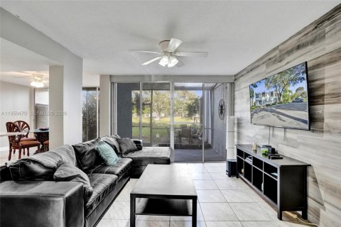 Townhouse in Davie, Florida 3 bedrooms, 124.49 sq.m. № 2005932 - photo 4