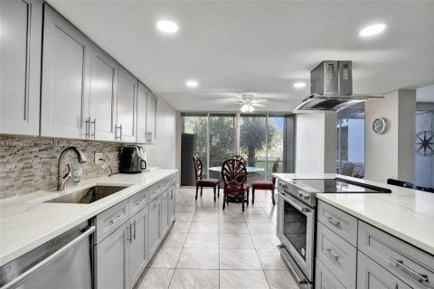 Townhouse in Davie, Florida 3 bedrooms, 124.49 sq.m. № 2005932 - photo 18