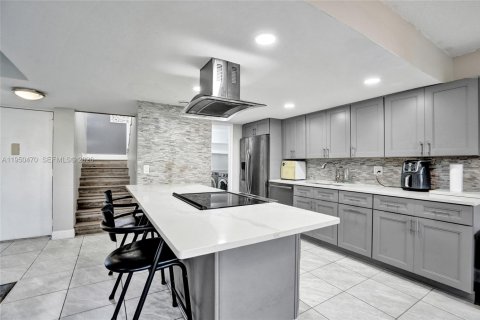 Townhouse in Davie, Florida 3 bedrooms, 124.49 sq.m. № 2005932 - photo 14