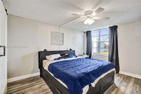 Townhouse in Davie, Florida 3 bedrooms, 124.49 sq.m. № 2005932 - photo 29