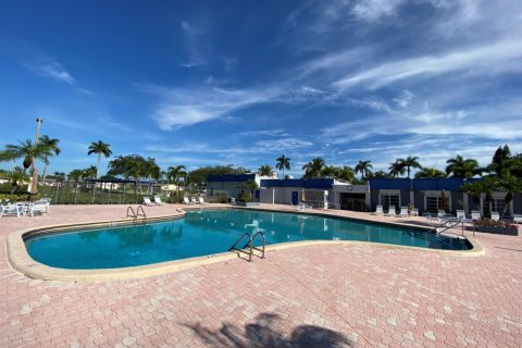 House in West Palm Beach, Florida 1 bedroom, 56.86 sq.m. № 1221204 - photo 1