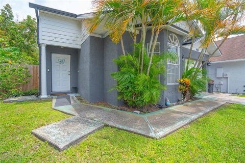 House in Orlando, Florida 3 bedrooms, 121.14 sq.m. № 1829444 - photo 6