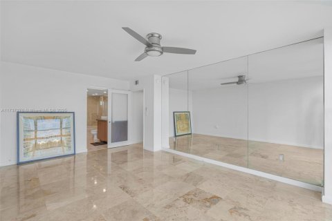Condominio en venta en Miami, Florida, 1 dormitorio, 91.97 m2 № 1962041 - foto 17