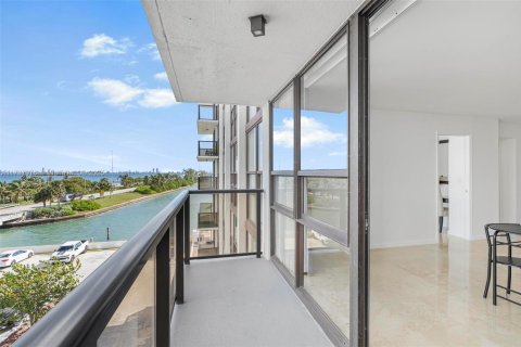 Condominio en venta en Miami, Florida, 1 dormitorio, 91.97 m2 № 1962041 - foto 26