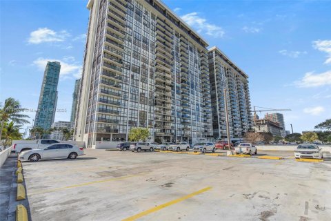 Condominio en venta en Miami, Florida, 1 dormitorio, 91.97 m2 № 1962041 - foto 30