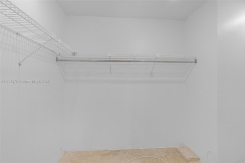 Condominio en venta en Miami, Florida, 1 dormitorio, 91.97 m2 № 1962041 - foto 19