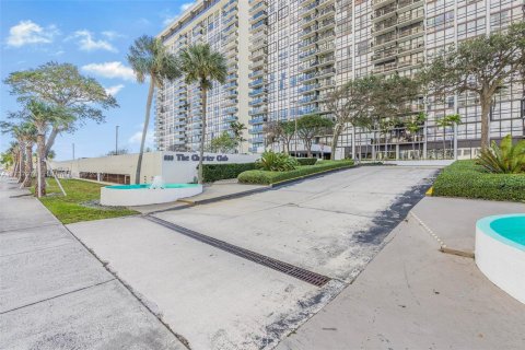 Condominio en Miami, Florida, 1 dormitorio  № 1962041