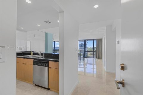 Condominio en venta en Miami, Florida, 1 dormitorio, 91.97 m2 № 1962041 - foto 3