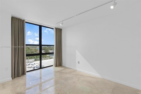 Condominio en venta en Miami, Florida, 1 dormitorio, 91.97 m2 № 1962041 - foto 11