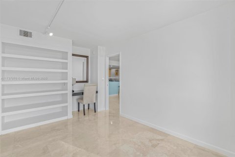 Condominio en venta en Miami, Florida, 1 dormitorio, 91.97 m2 № 1962041 - foto 12