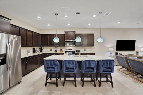 House in Davenport, Florida 9 bedrooms, 408.58 sq.m. № 1057611 - photo 17