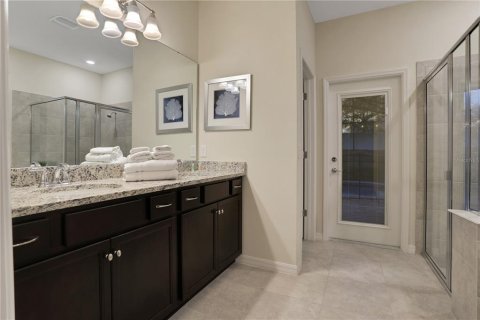 House in Davenport, Florida 9 bedrooms, 408.58 sq.m. № 1057611 - photo 21