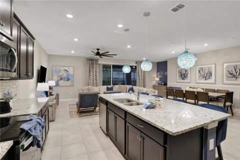House in Davenport, Florida 9 bedrooms, 408.58 sq.m. № 1057611 - photo 16