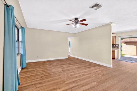 Villa ou maison à vendre à Inverness, Floride: 3 chambres, 141.21 m2 № 2418993 - photo 5