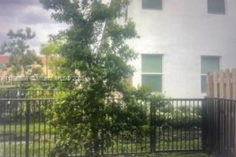 Townhouse in West Palm Beach, Florida 2 bedrooms, 132.11 sq.m. № 1948359 - photo 17