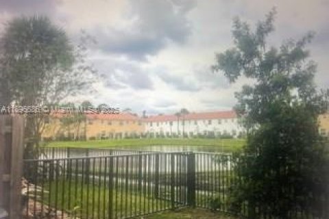 Townhouse in West Palm Beach, Florida 2 bedrooms, 132.11 sq.m. № 1948359 - photo 16