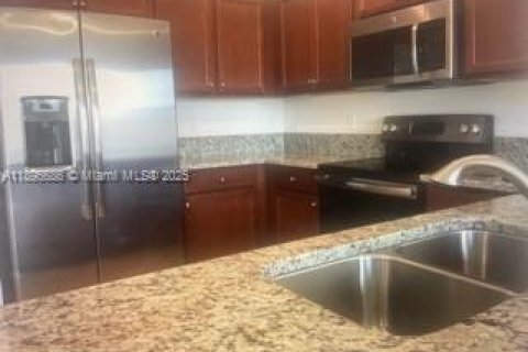 Townhouse in West Palm Beach, Florida 2 bedrooms, 132.11 sq.m. № 1948359 - photo 4