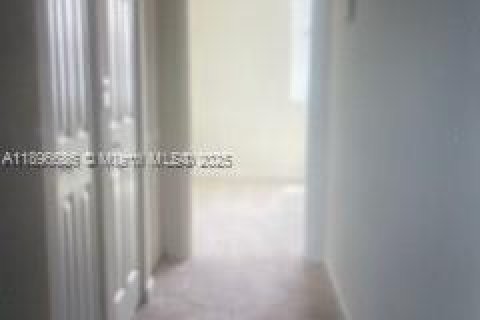 Townhouse in West Palm Beach, Florida 2 bedrooms, 132.11 sq.m. № 1948359 - photo 10