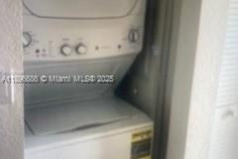 Townhouse in West Palm Beach, Florida 2 bedrooms, 132.11 sq.m. № 1948359 - photo 15