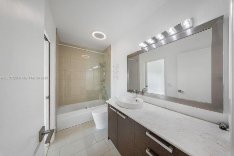 Купить кондоминиум в Майами, Флорида 2 спальни, 98.38м2, № 1855176 - фото 11