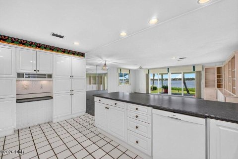 Villa ou maison à vendre à Ormond Beach, Floride: 3 chambres, 214.33 m2 № 2291402 - photo 13
