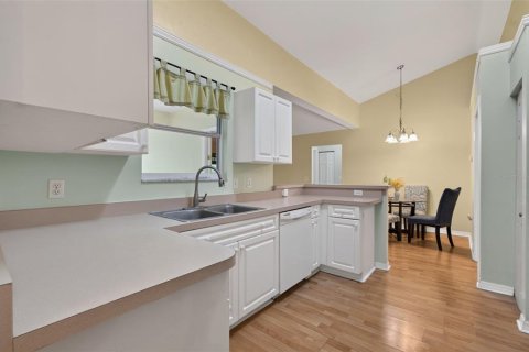 House in Gainesville, Florida 3 bedrooms, 167.41 sq.m. № 2204480 - photo 15