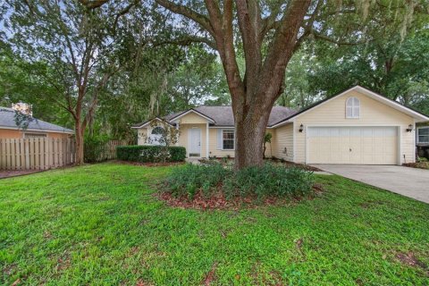 House in Gainesville, Florida 3 bedrooms, 167.41 sq.m. № 2204480