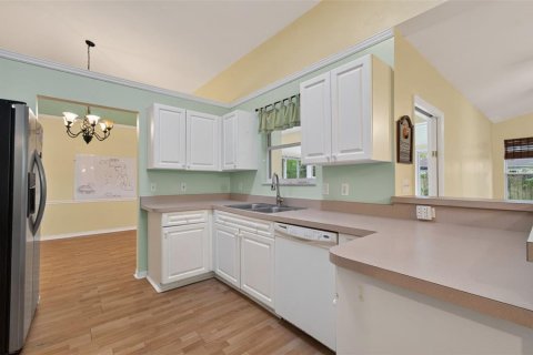 House in Gainesville, Florida 3 bedrooms, 167.41 sq.m. № 2204480 - photo 18