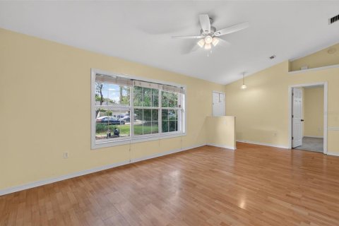 House in Gainesville, Florida 3 bedrooms, 167.41 sq.m. № 2204480 - photo 9