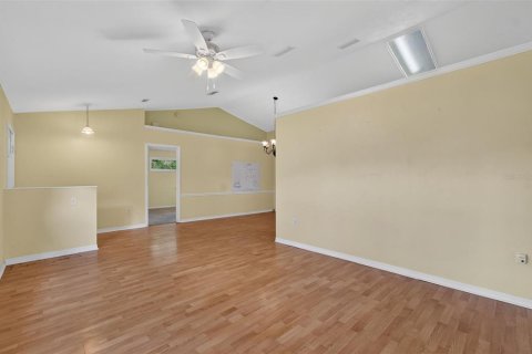 House in Gainesville, Florida 3 bedrooms, 167.41 sq.m. № 2204480 - photo 11