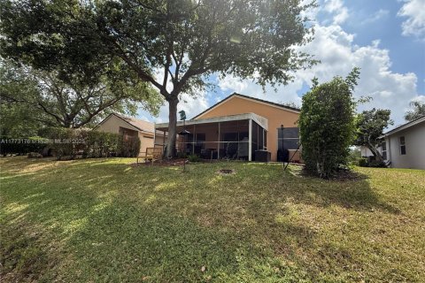 Villa ou maison à vendre à Pembroke Pines, Floride: 3 chambres, 130.25 m2 № 1607495 - photo 4