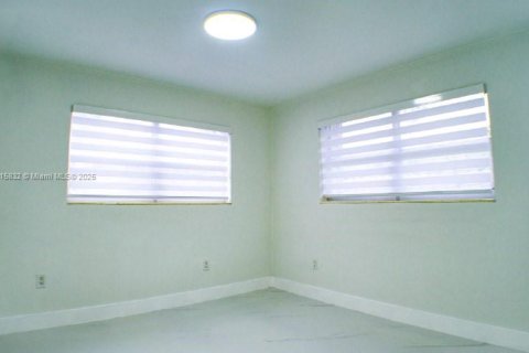 Снять в аренду виллу или дом в Майами, Флорида 1 спальня, 121.14м2, № 1958652 - фото 8