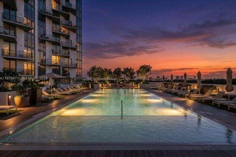 Condo à Doral, Floride, 2 chambres  № 2048150