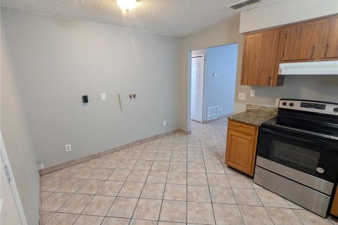 Appartement à louer à Eustis, Floride: 2 chambres, 78.13 m2 № 2167173 - photo 4