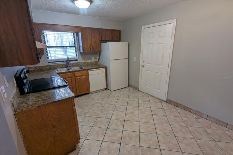 Appartement à louer à Eustis, Floride: 2 chambres, 78.13 m2 № 2167173 - photo 3