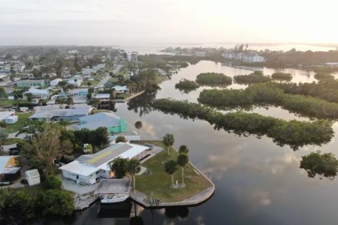 Купить виллу или дом в Энглвуд, Флорида 6 комнат, 219.25м2, № 1589932 - фото 8