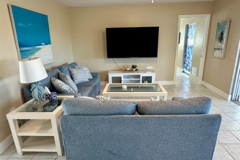 Купить виллу или дом в Энглвуд, Флорида 6 комнат, 219.25м2, № 1589932 - фото 5
