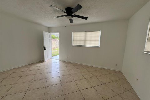 Casa en alquiler en Tampa, Florida, 1 dormitorio, 77.48 m2 № 1899474 - foto 2