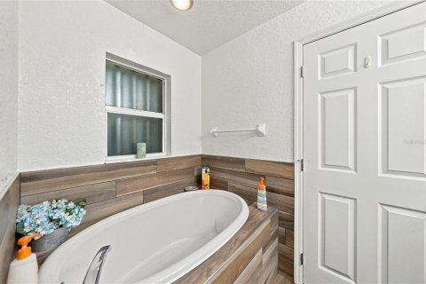 Купить виллу или дом в Норт-Порт, Флорида 9 комнат, 137.96м2, № 2433085 - фото 24
